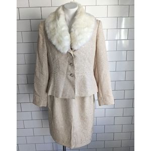 Amanda Smith Vintage Jacquard Cream Suit with Faux Fur Collar Sz 12